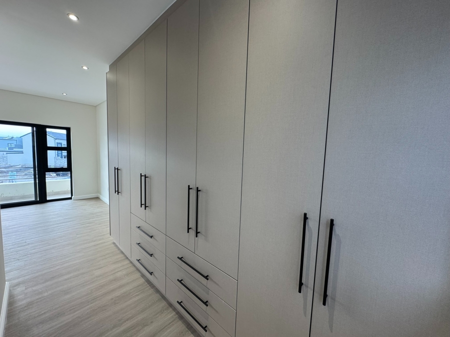 4 Bedroom Property for Sale in Sandown Western Cape